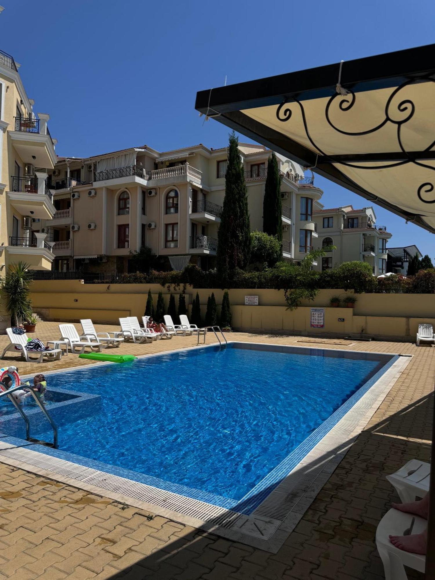 Horizon Apartament Gut Свети Влас Екстериор снимка