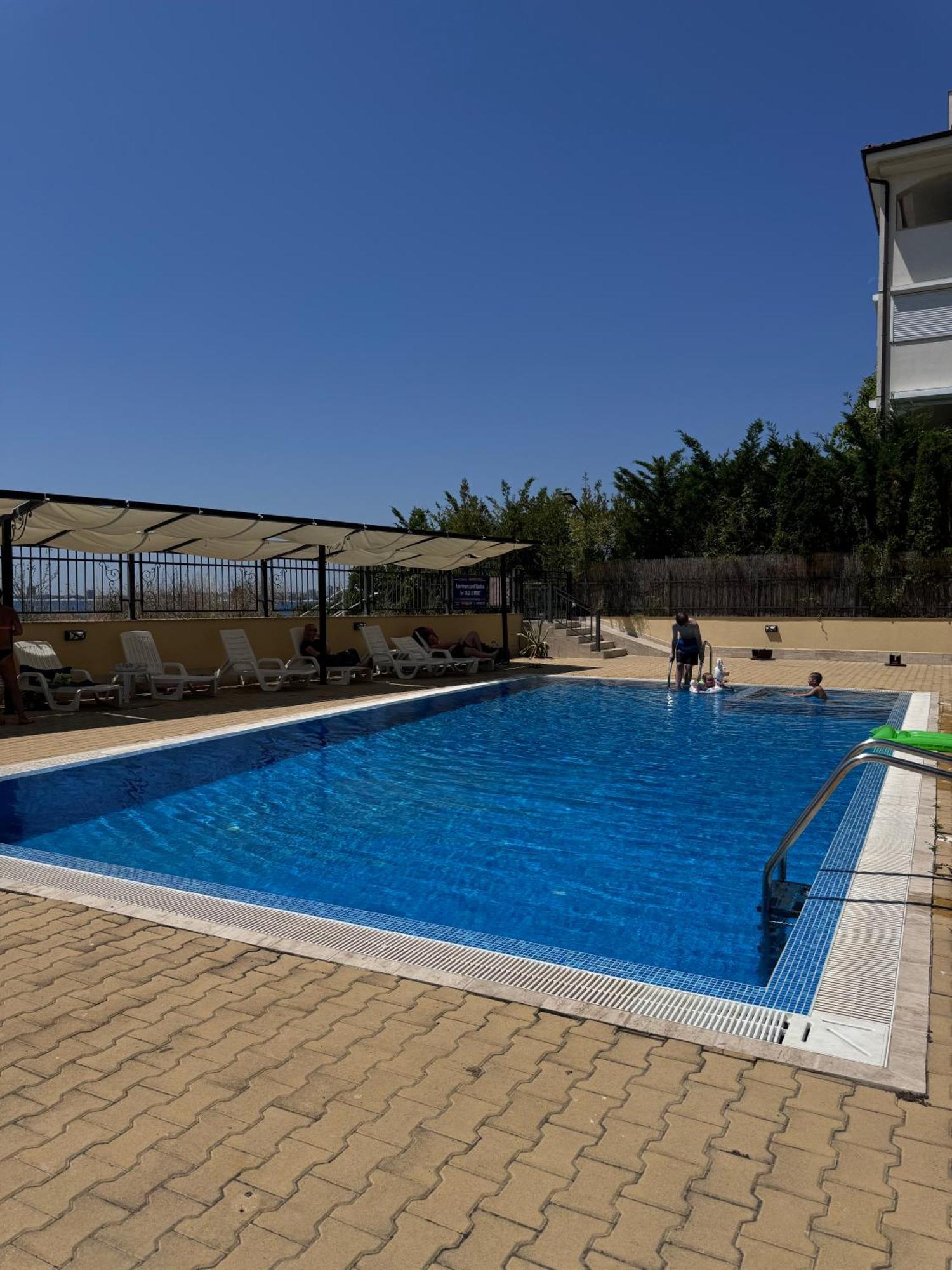 Horizon Apartament Gut Свети Влас Екстериор снимка